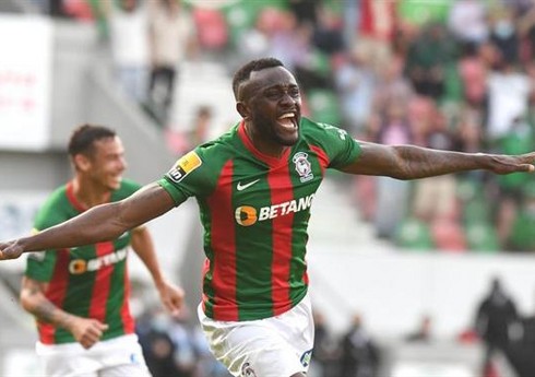 "Qarabağ" klubu afrikalı hücumçu üçün təklif göndərib