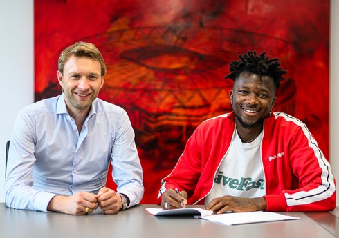 "Qarabağ"ın rəqibi futbolçusu ilə müqavilənin müddətini uzadıb