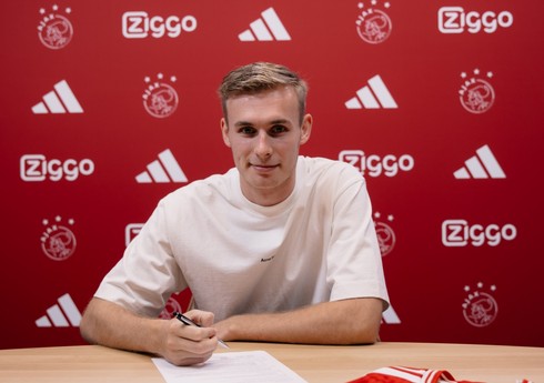 “Qarabağ”ın rəqibi futbolçusunu “Ayaks”a satıb