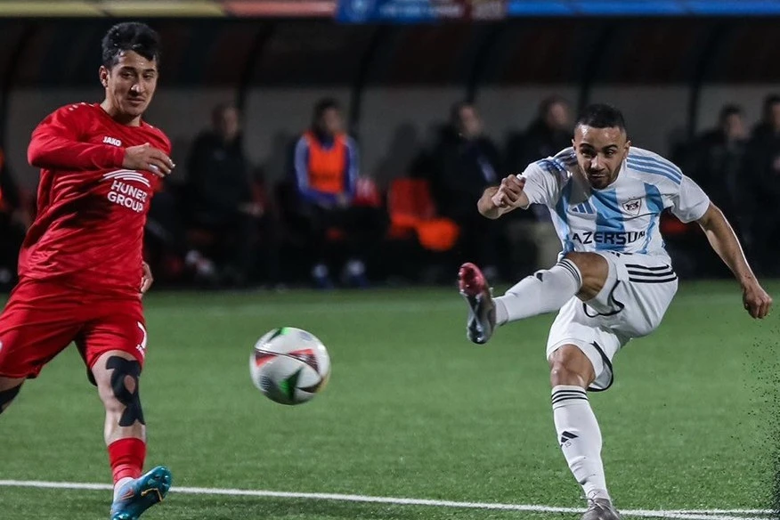 Qərb təmsilçisi antirekordunu təkrarlayıb