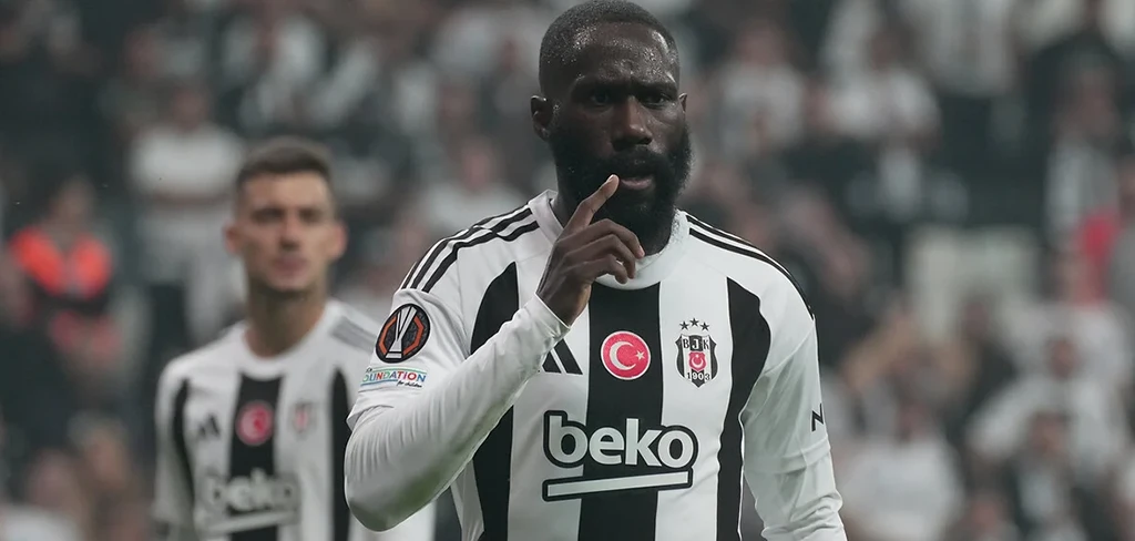 "Beşiktaş" legioneri ilə yollarını ayırdı