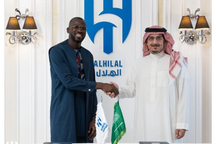 "Əl-Hilal" seneqallı müdafiəçi ilə müqavilə yeniləyib