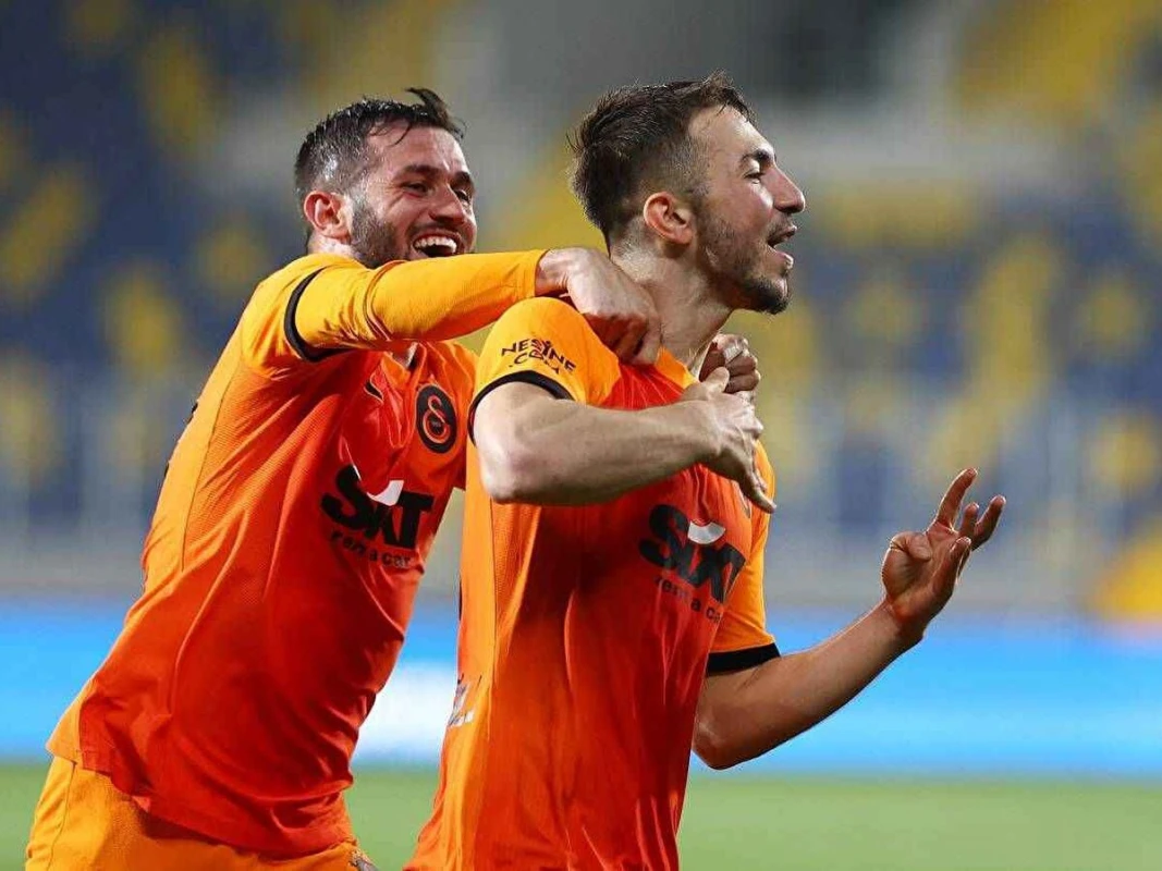 "Qalatasaray"da ayrılıq - RƏSMİ