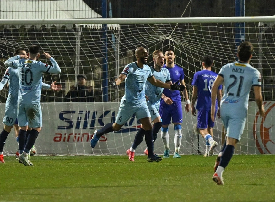 "Zirə" "Şamaxı"nı məğlub etdi, tarixə düşdü