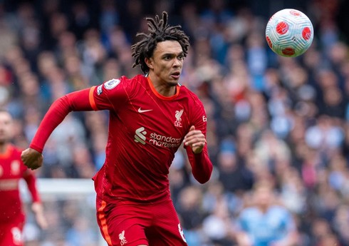 "Real" "Liverpul"un iki aparıcı futbolçusunu azad agent kimi heyətinə qatmaq istəyir