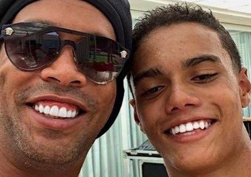 Ronaldinyo oğlunun "Barselona" ilə müqavilə imzalayacağını açıqlayıb