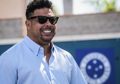 Ronaldo "Kruzeyro" klubunun səhmlərinin nəzarət paketini satıb