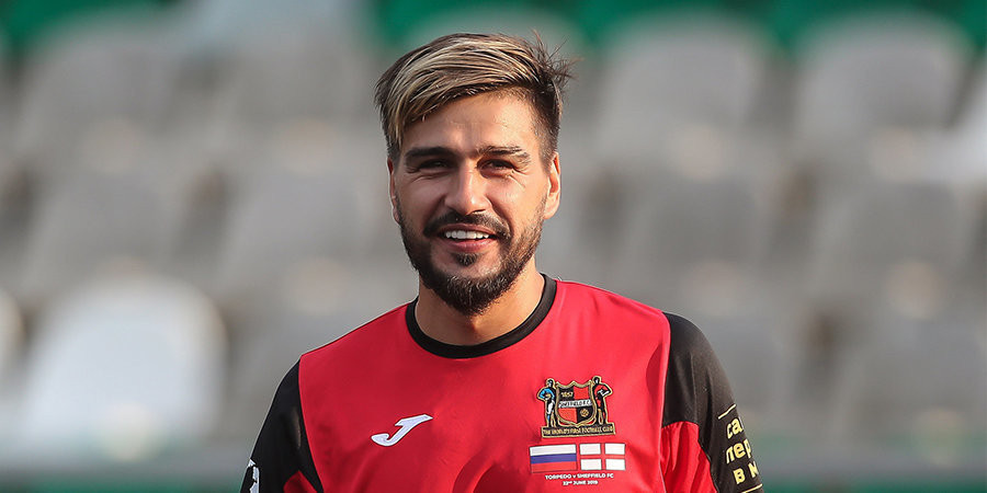 Rusiyada keçmiş futbolçuya ordunu gözdən salmaq ittihamı ilə cinayət işi açılıb