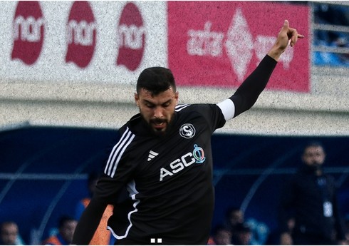 "Səbail" daha bir futbolçusu ilə vidalaşıb