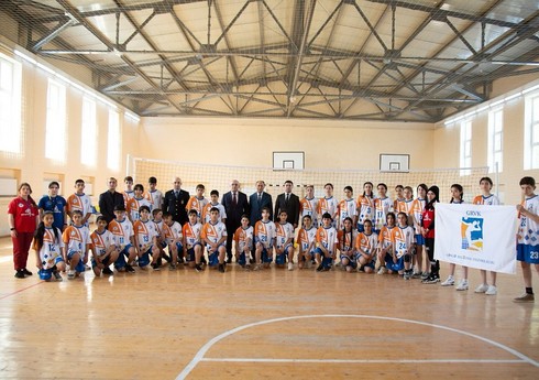 Şahin Bağırov Bərdədə voleybol klubunun ilk məşqini izləyib