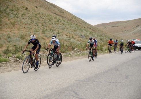 Şose velosipedi üzrə Azərbaycan çempionatında qrup ötüşməsinə start verilib