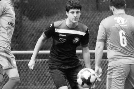 Taylandda faciə: Fransız futbolçu selfi çəkmək istədi, yıxılaraq öldü