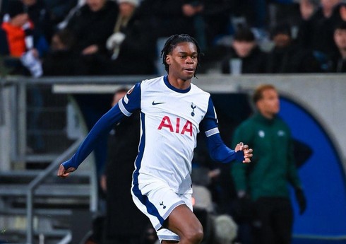 "Tottenhem" 18 yaşlı futbolçu ilə yeni müqavilə imzalayıb