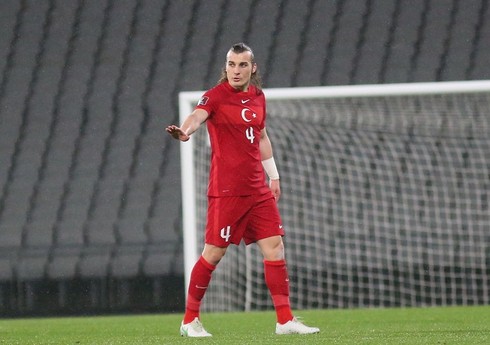 Türkiyə millisinin futbolçusu "Atletiko" ilə 4 illik müqavilə imzalayıb