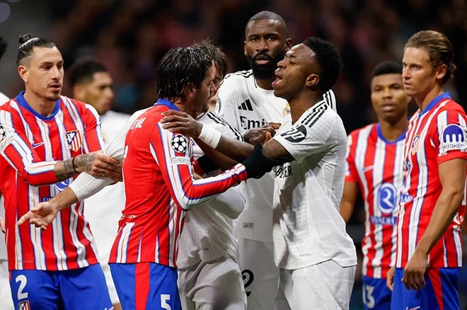 UEFA “Real”ın futbolçularını cərimələdi