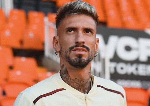 "Valensiya" futbolçusu ilə yollarını ayırıb