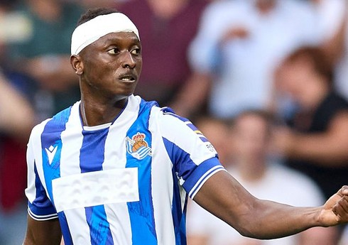 "Valensiya" heyətini yeni hücumçu ilə gücləndirib