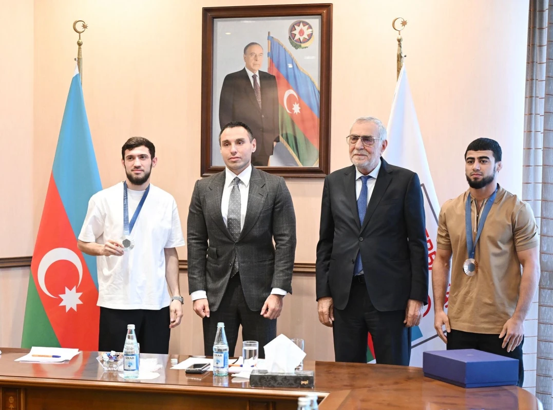 Yenilənmiş Olimpiya medalları idmançılarımıza təqdim edilib