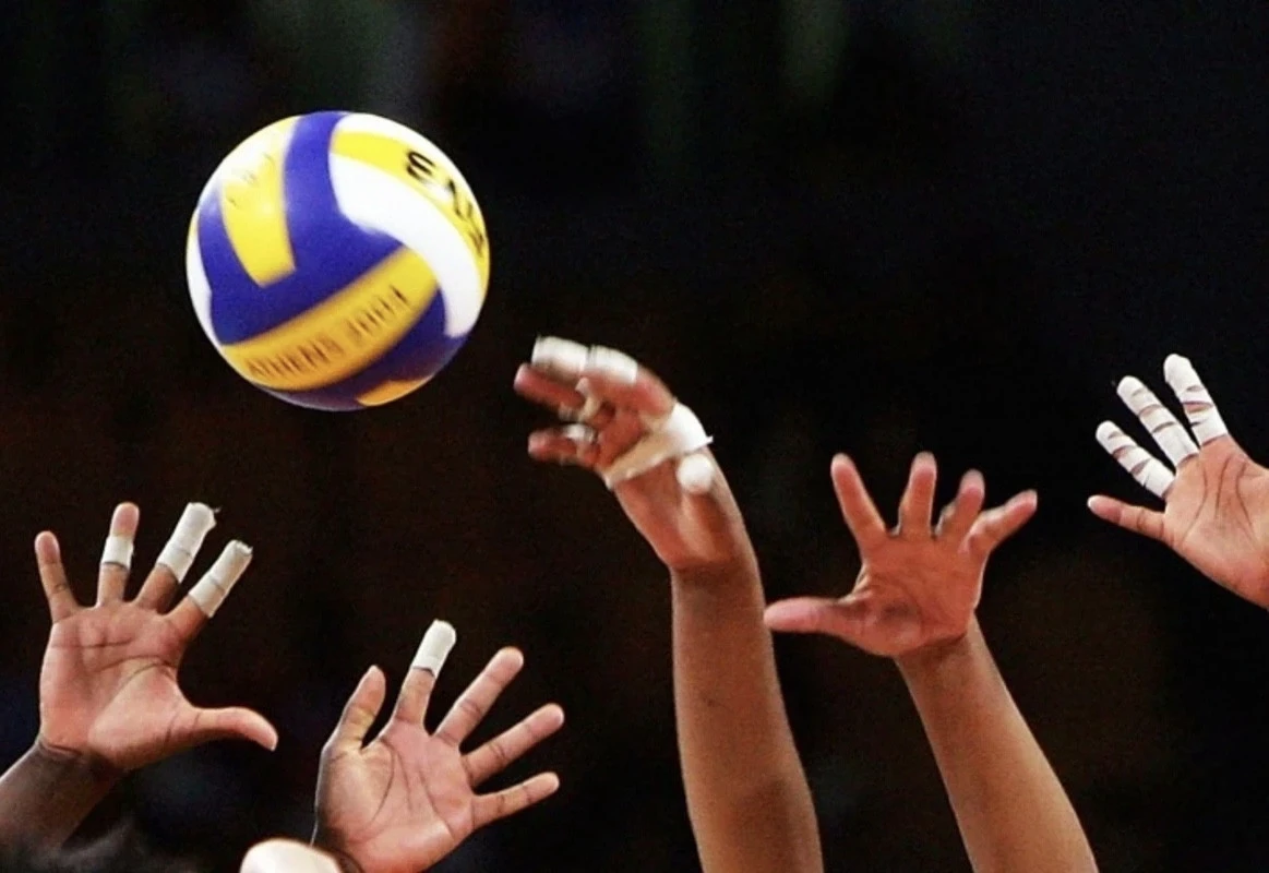 Yüksək Liqa: “Neftçi” “Xilasedici” ilə qarşı-qarşıya