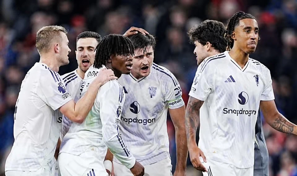 “Yunyated” “Liverpul”u məğlub etdi - 9 il sonra ilk dəfə