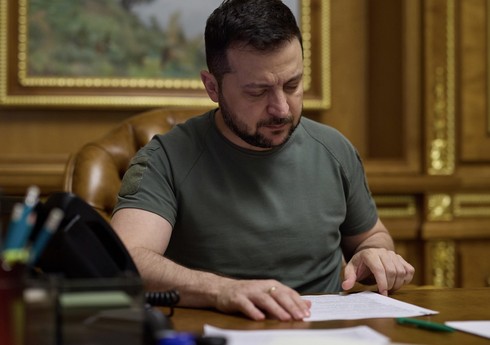 Zelenski Rusiya millisinin sabiq futbolçularına qarşı sanksiya tətbiq edib