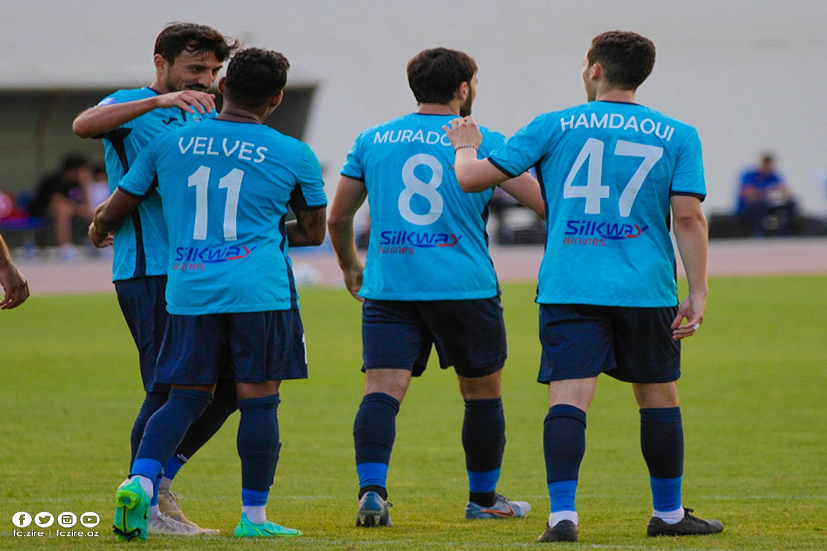 “Zirə" 4 futbolçu ilə yollarını ayırıb